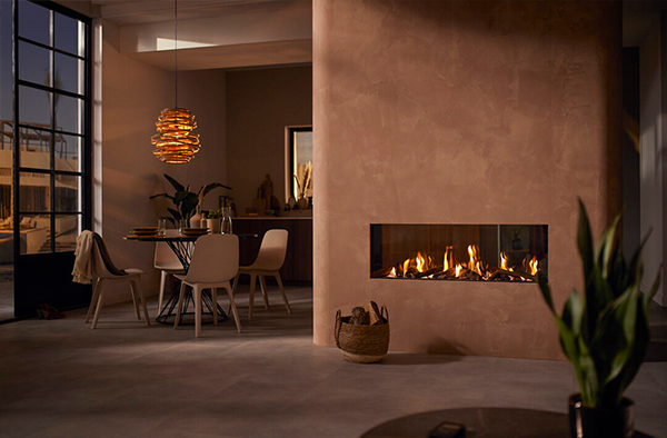 如何清潔真火壁爐的搪瓷微晶玻璃門？